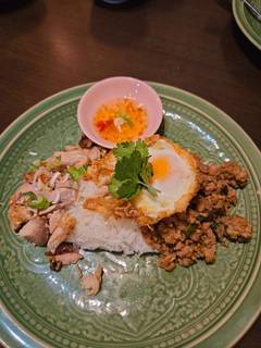 ガイヤーン・ガパオ