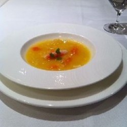 フカヒレと蟹肉入りコーンスープ