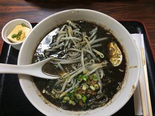 黒ゴマ担担麺