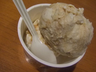 アーモンドキャラメルアイス