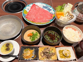 黒毛和牛赤身ロースしゃぶしゃぶ御膳　１２０ｇ…４，３７８円