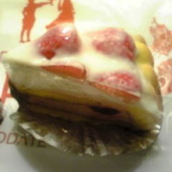 いちごミルクのタルト