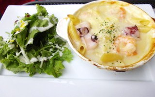 あつあつ小海老のクリームペンネグラタン