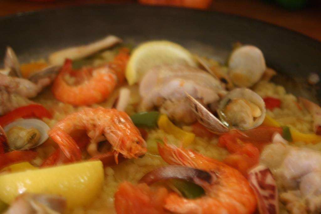 海老とチキンのパエリア