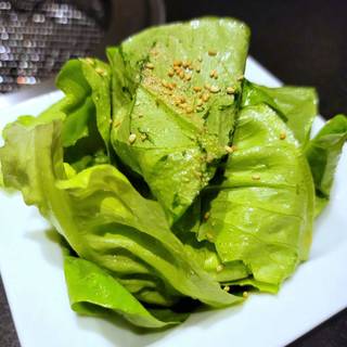 サンチュの塩ダレサラダ