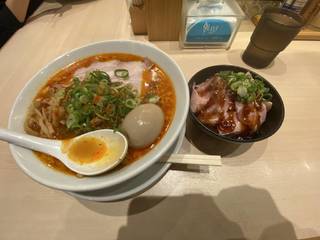 味玉辛味噌ラーメン＋肉丼