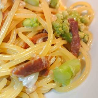 パルマ産生ハムと　三代川さんのロマネスコのクリームソース