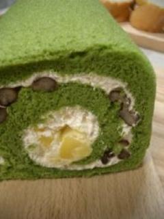 抹茶のロールケーキ