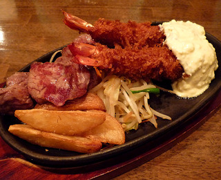 梅田 肉の旨味を味わおう 1 000円以内で食べられるステーキ4選 Favy ファビー