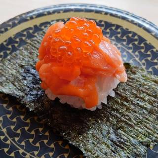 サーモンつつみ（いくらのせ）
