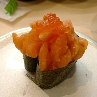 富士山盛りサーモン軍艦