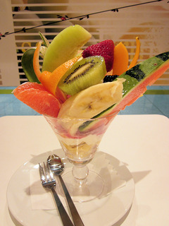 フルーツパフェ
