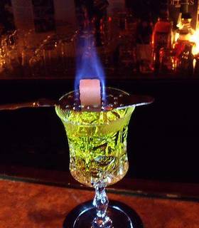 緑の悪魔アブサン