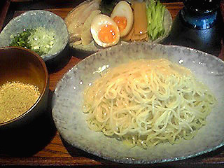 冷しつけ麺（夏季限定）４月～９月ごろ