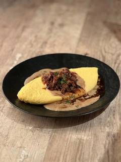 フォアグラオムレツ　ポルチーニクリームとマデラソース