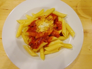 ミートソースペンネ