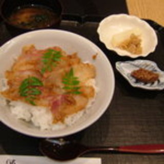 鯛の胡麻味噌丼