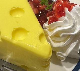 チーズ屋さんの穴あきチーズケーキ