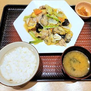 広島県産牡蠣の塩こうじ八宝菜
