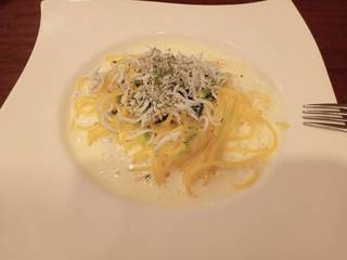 釜揚げしらすとほうれん草のクリームパスタ