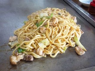 ホルモン焼きうどん