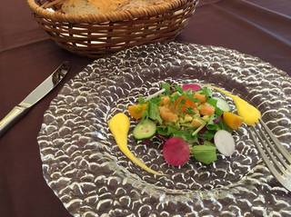 サーモンとアボカドのタルタル