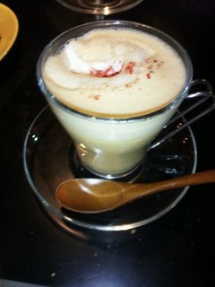 苺のロイヤルミルクティー