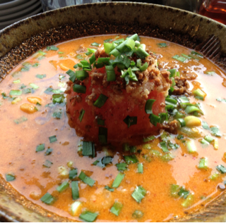 赤トマト　タンタン麺