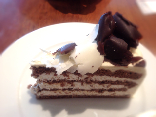 ホワイトチョコ＆ブラックチョコケーキ