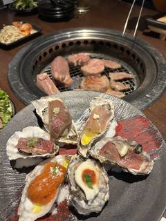２Ｈ５，９８０円【極み食べ放題】４０種の極み牛タンや名物オイスタープレートが食べ放題