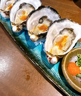 ２Ｈ５，９８０円【極み食べ放題】４０種の極み牛タンや名物オイスタープレートが食べ放題