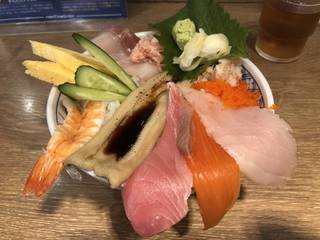海鮮こぼれ丼