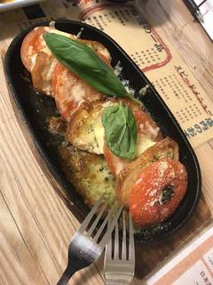 焼きカプレーゼ