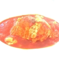 フレッシュトマトとモッツァレラチーズのトマトソースオムライス