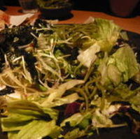 茶そばとタコの７種野菜サラダ