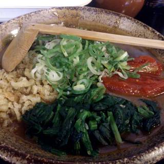 完熟トマトとほうれん草カレーうどん