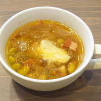 青豆とベーコンのスープ