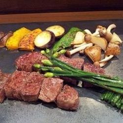 “味彩牛”のフィレ肉と野菜の鉄板焼き