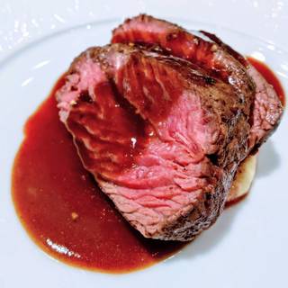 牛ハラミ肉のステーキ~赤ワインソース~