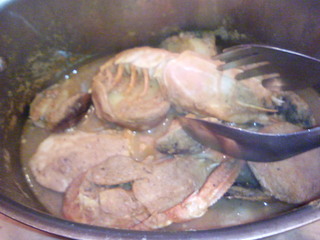 アカザエビと鮮魚の濃厚なスープ　ココット仕立て
