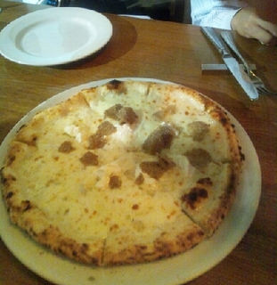 トリュフのピザ