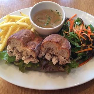 カルアピッグのバケットサンドイッチ