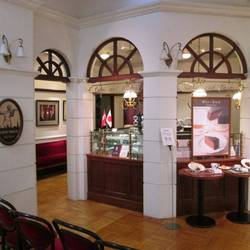 カフェ ウィーン 日本橋三越本店 地図 写真 三越前 カフェ ぐるなび