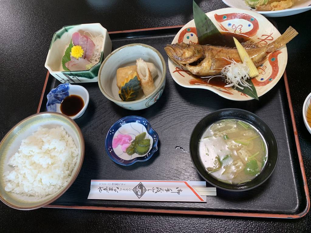 煮魚定食、味噌カツ定食屋、天ぷら