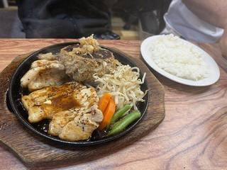 黒毛和牛１００％ハンバーグ２００ｇ＆ポーク１００ｇ