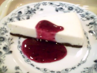 ニューヨークチーズケーキ　ブルーベリーソース