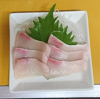 ヒラマサの刺身（腹身）