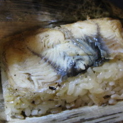 鮎宗名物　鰻飯い蒸し