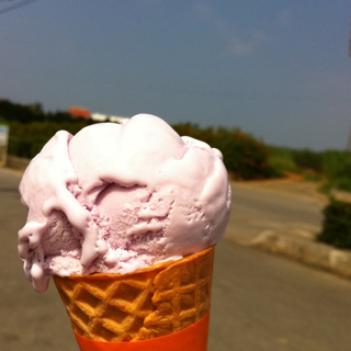 紫芋アイスクリーム