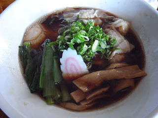 勝浦ワンタン麺